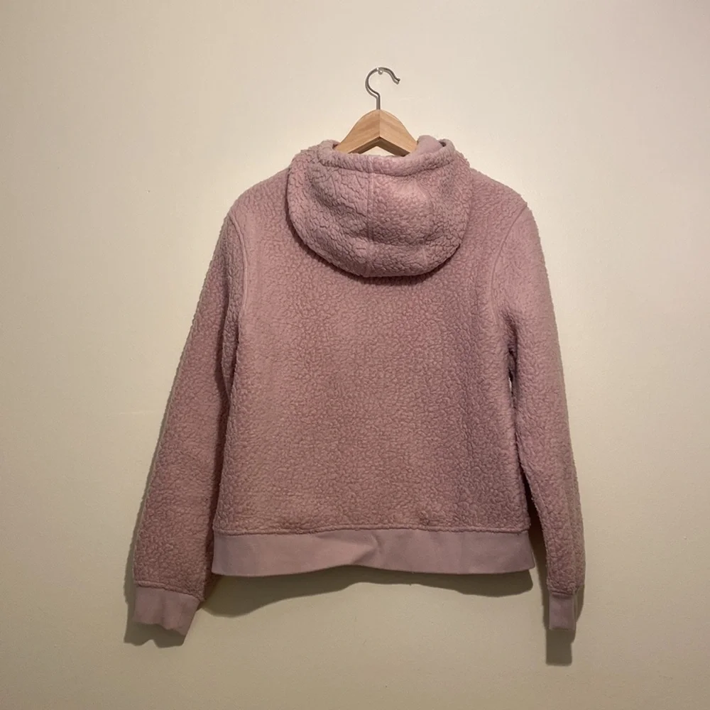 J. Crew vintage fleece in very good condition. Size S
